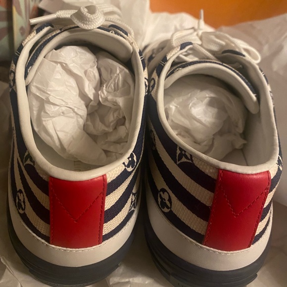 Louis Vuitton Stellar Sneakers - Picture 4 of 5